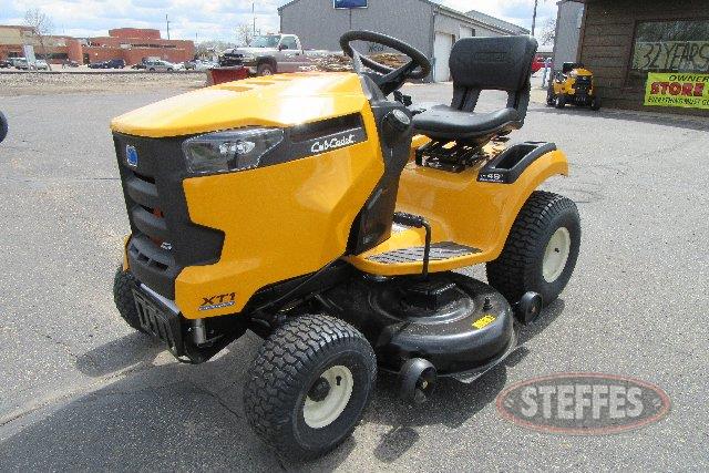 2017 Cub Cadet XT1 LT46_0.jpg